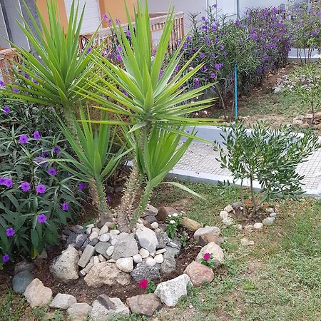 Roses Studios Nea Moudania Exterior foto